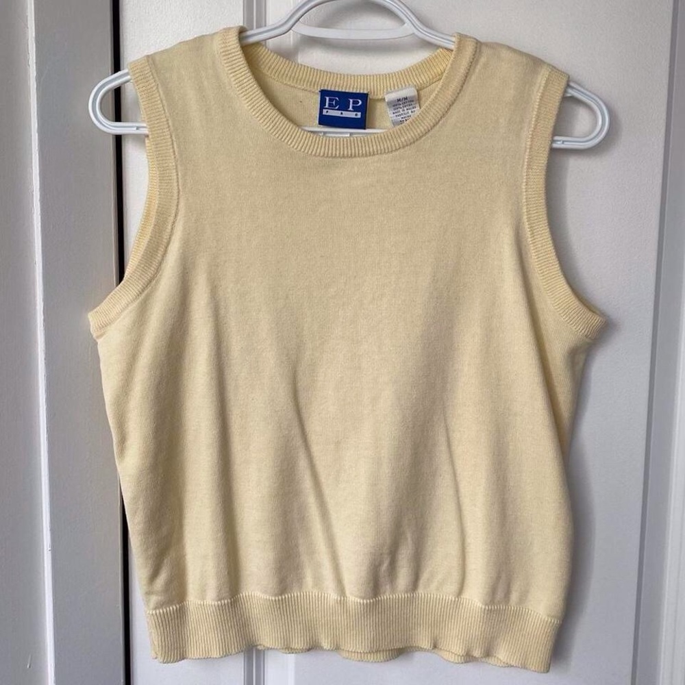 90s Butter Yellow Knit Vest (M) 🧈